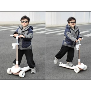 Trottinettes <span class=keywords><strong>électrique</strong></span>s pour enfants à 3 roues avec hauteur réglable, trottinette pliable avec roues lumineuses - Product Image 6