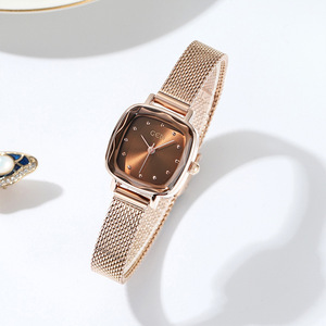 Petite montre carrée pour femme montre-bracelet à quartz carré rétro conception de chaîne en maille simple et élégante - Product Image 4