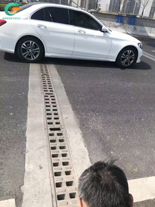 Canal de drainage en béton polymère de TYPE U de gouttière d'eau de pluie extérieure à haute compression pour les zones de service autoroutières - Product Image 4