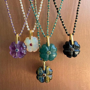 <span class=keywords><strong>Collana</strong></span> di clavicola di lusso leggera retrò con <span class=keywords><strong>perline</strong></span> a forma di fiore rosso esplosivo placcato in oro con diamanti bohémien per <span class=keywords><strong>donna</strong></span> - Product Image 6