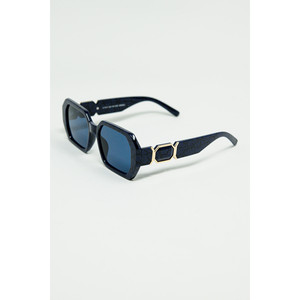 Lunettes de soleil en forme de diamant noires avec verres bleu foncé - Product Image 1