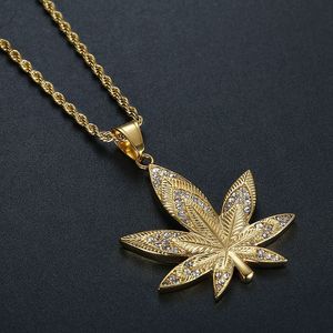 Collier unisexe en acier inoxydable plaqué or avec pendentif feuille d'érable, serti pavé, style hip-hop, pour soirée et mode - Product Image 4