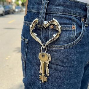 קולקציית יוקרה מעודנת מחזיק מפתחות מסגסוגת אבץ בעיצוב וו טיפוס, אביזר נהדר לעיצוב תיקים ופריטים נוספים. - Product Image 2