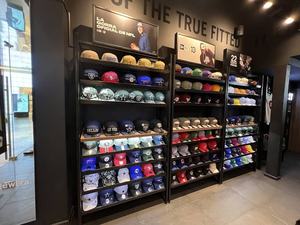 Exhibidores de Gorras de Béisbol Personalizados para Tiendas Minoristas, Modelo Mingtang Hat - Product Image 3