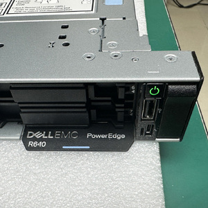 Serveur de stockage haute performance Dell PowerEdge R640 1U avec processeur Xeon Platinum 8200 Series – Idéal pour les centres de données - Product Image 4
