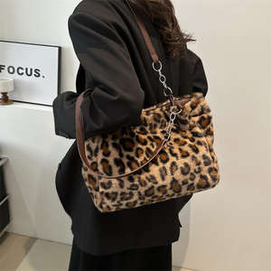 Bolso de mano de felpa con estampado de leopardo, bolso de mano de piel sintética a la moda, bolso de hombro diario para mujer a la moda - Product Image 3