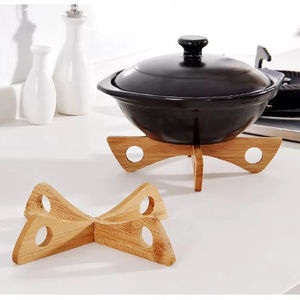 Support <span class=keywords><strong>de</strong></span> casserole en bambou personnalisé réglable à deux côtés avec fermeture à pression, tapis croisé résistant à la chaleur pour casseroles plates et ustensiles <span class=keywords><strong>de</strong></span> cuisine incurvés - Product Image 1