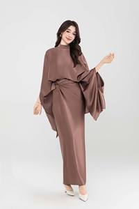 मामूली सुरुचिपूर्ण मुस्लिम महिलाओं 2 टुकड़ा सेट स्लीक आस्तीन कैप टॉप और मैक्सी ड्रेस अनुकूलन योग्य - Product Image 3