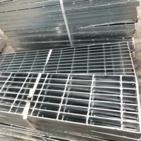 Anti-dérapage râpant le plat perforé pour non la grille en acier de pédale de glissement ou le treillis de cadre en acier