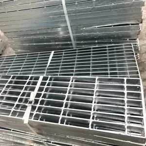 Anti-dérapage râpant le plat perforé pour non la grille en acier <span class=keywords><strong>de</strong></span> pédale <span class=keywords><strong>de</strong></span> glissement ou le <span class=keywords><strong>treillis</strong></span> <span class=keywords><strong>de</strong></span> cadre en acier - Product Image 1