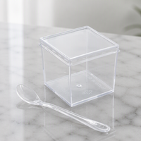 Gobelets carrés jetables en plastique avec couvercles pour mousse, pudding, gelée, parfait - pour fêtes, buffets et événements de restauration