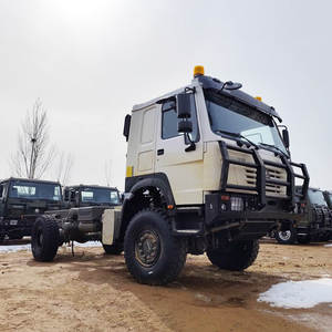 Sinotruk HOWO 4X4 Diésel Nuevo Vehículo de Transporte de Tropas con Volante a la Izquierda HW76 Cabina Individual con Cama Camión de Carga Mediano Tipo Volquete - Product Image 1