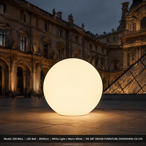 L001 โคมไฟทรงกลม LED ขนาดใหญ่สำหรับตกแต่งภายนอกอาคาร ทนทานต่อรังสียูวี ทำจากวัสดุ FRP เหมาะสำหรับสวน รีสอร์ท ห้างสรรพสินค้า และตกแต่งภูมิทัศน์ - Product Image 1