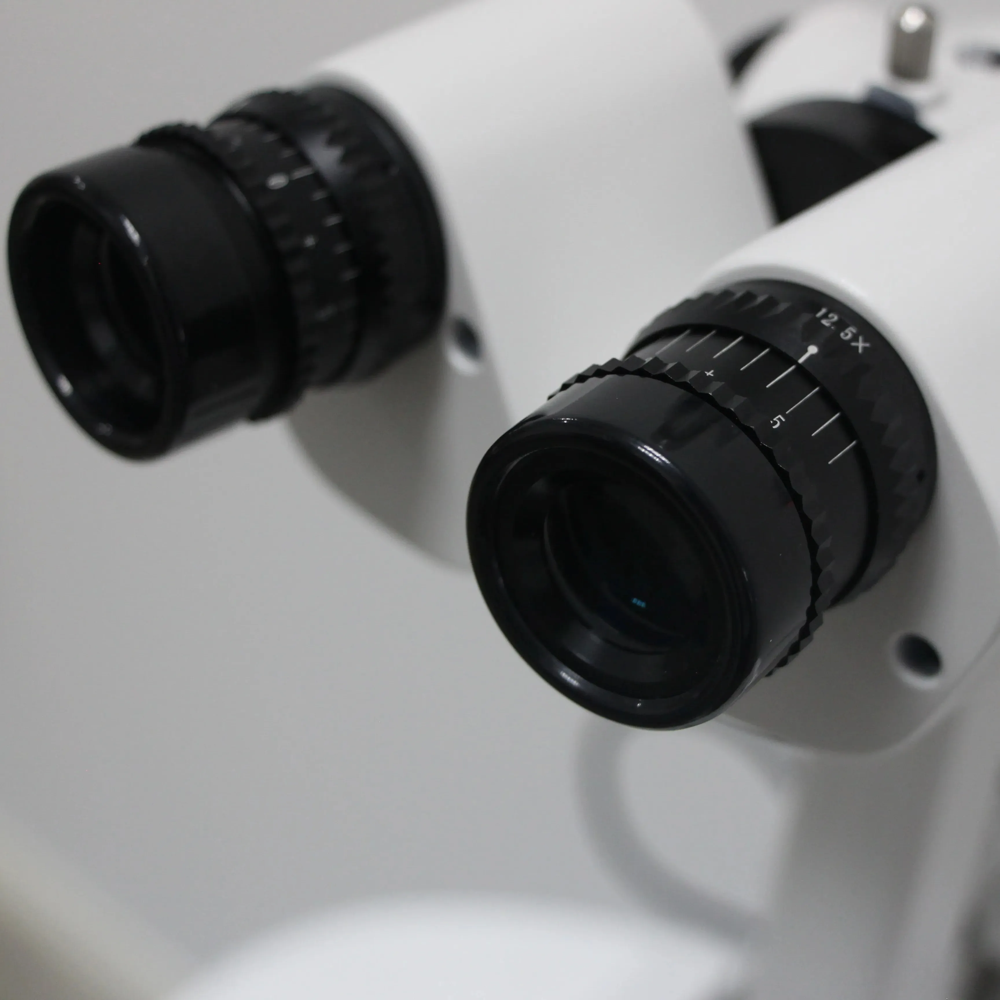 China Augenheilkunde Augen-Testgerät FLS-5 5-Schritte LED-Schlitzlampe für Optometrie-Mikroskop mit Schlitzlampe-Optik-Instrumente