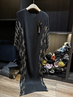 Robe longue décontractée d'automne à manches chauve-souris, haut de gamme, motif uni, plissée, col en V, coupe ample, grande taille, en satin lavable, motif floral