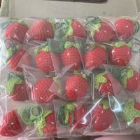 Handgemaakte gehaakte sleutelhangers van gekamd katoengaren, fruit- en groenteserie, speelgoedaccessoire