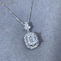 Collier cube vintage pour femme en argent S925 plaqué rhodium avec micro-incrustation de moissanite taille Asscher carrée de 5 carats NOVA