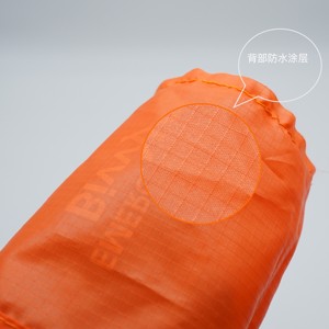 Sac de couchage d'urgence étanche en Mylar orange Sac de bivouac thermique de survie-Utiliser comme sac de couchage d'espace d'urgence Équipement de survie - Product Image 6