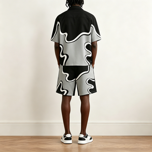 Set da 2 pezzi streetwear da uomo, <span class=keywords><strong>camicia</strong></span> a maniche corte con stampa ondulata nera e grigia e pantaloncini con elastico in vita, completo casual estivo coordinato - Product Image 2