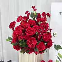 Boule de fleurs artificielles en soie rouge sur mesure avec feuilles vertes pour décorations de mariage, banquets et rentrée scolaire - Faite à la main et écologique