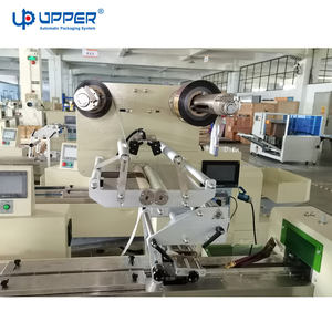 Dove <span class=keywords><strong>kinder</strong></span> barretta di cioccolato fondente torta di rivestimento di cioccolato confezionatrice a flusso automatico ad alta velocità pacchetto di buona qualità - Product Image 6