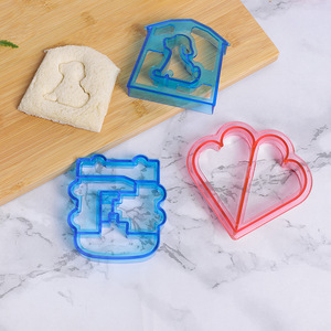 Cortador de Sándwiches de Plástico de Grado Alimenticio con Formas Variadas y Soportes para Cortar Pan y Tostadas para Niños, Herramientas de Repostería - Product Image 2