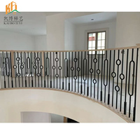 Vente en gros Maillon de chaîne doré en fer forgé Double barre carrée d'intérieur Balustre d'escalier élégant en métal pour escalier en fer forgé