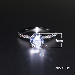 Anello di Proposta Classico con Zirconi per Donne, Gioiello da Dito Minimalista ed Elegante - Product Image 4