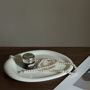 Ready-to-Ship Irregular White Porcelain Jewelry Storage Tray - Product Image 2