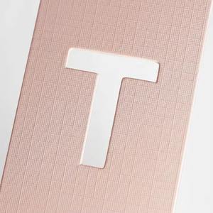 Etiquetas colgantes ecológicas personalizadas directas de fábrica, diseño texturizado hueco de papel, serigrafía impresa para ropa, bolsos, zapatos - Product Image 4