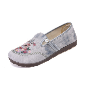 Meilleures ventes Nouveauté Printemps Chaussures Hanfu brodées Chaussures en tissu style ancien Pékin Chaussures décontractées pour femmes Style ethnique Chaussures respirantes monocouche - Product Image 6