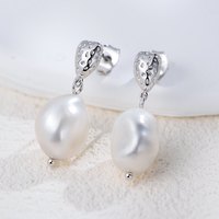 Boucles d'oreilles clous Mlluki en argent sterling 925 plaqué or 14 carats avec perles géométriques en forme de fraise pour femmes