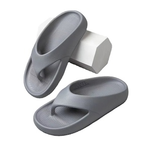 Tongs populaires en EVA injecté pour hommes – Chaussures respirantes pour adultes, été comme hiver, pantoufles plates imperméables, légères et élégantes à plateforme - Product Image 3