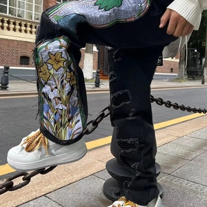 Nuevos Jeans Desgastados de Estilo Artístico para Hombre - Diseño Retro con Parches Bordados, Adecuados para la Tendencia de Moda Y2K en la Calle - Product Image 3