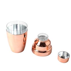 Shaker à cocktail en plastique, mélangeur de boissons électro-plaqué avec échelle et passoire, bouteille mélangeuse à vin, outil de mélange de bar, fabriqué au Vietnam - Product Image 3