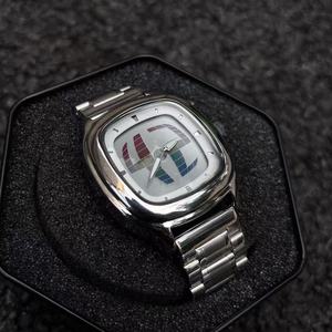 Nuovo <span class=keywords><strong>orologio</strong></span> <span class=keywords><strong>da</strong></span> <span class=keywords><strong>polso</strong></span> <span class=keywords><strong>Vintage</strong></span> con Display digitale quadrato futuro stile Tech <span class=keywords><strong>orologio</strong></span> <span class=keywords><strong>da</strong></span> uomo - Product Image 6
