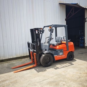 Original Japanese 3 Ton FD30 Cheap Gasoline LPG Engine Toyota <b>Forklift</b> FG30 <b>Forklift</b> Fast Shipping - Product Image 2