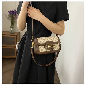 Haut de gamme mode en gros Premium sac de selle Vintage sous les bras sac unique dames femmes épaule bandoulière petit sac carré - Product Image 4