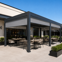 Pergola bioclimatique intelligente en aluminium sur mesure avec toit à lames orientables et éclairage LED pour l'ombrage extérieur des entrepreneurs commerciaux
