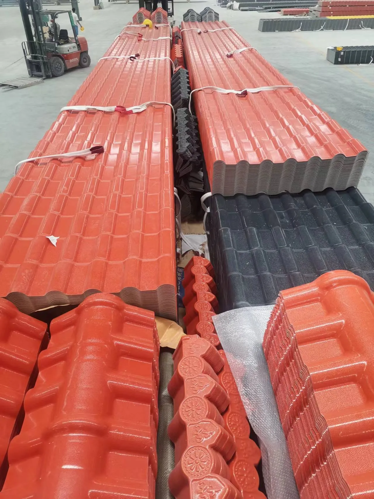 Factory Direct Sales Waterproof And Fireproof Tiles Synthetic Spanish Roof Tile