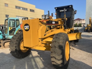 รถเกรดเดอร์มือสองยี่ห้อแคทเตอร์พิลลาร์ CAT 140H จากสหรัฐอเมริกา ใช้สำหรับปรับระดับพื้นที่เกษตรกรรมและงานดินในโครงการต่างๆ - Product Image 4
