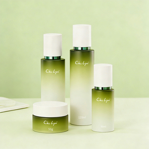 Vente en gros de <span class=keywords><strong>coffret</strong></span> cadeau de soins de la peau <span class=keywords><strong>anti</strong></span>-âge pour hommes, 4 pièces, nettoyant, crème, sérum, tonique - Product Image 2