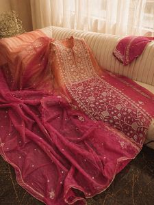 Ensemble Kurta Dupatta Pantalon Designer Chikankari Semi-Couture en Chanderi avec Broderie de Perles et Broderie à la Main – Tenue Ethnique Premium - Product Image 2