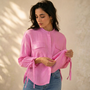 เสื้อเชิ้ตผ้าลินินคอตตอนสไตล์ตะวันตกสำหรับผู้หญิงขายส่ง - สีชมพู คอตั้ง แขนสั้น ลำลอง ผูกโบว์ มีกระเป๋าหน้าอก เสื้อผ้าขายส่งจำนวนมาก - Product Image 1
