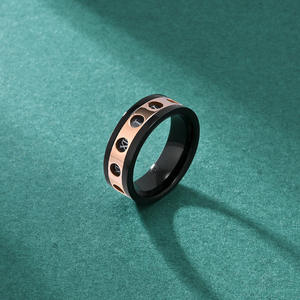 Spot <span class=keywords><strong>Bague</strong></span> de mode transfrontalière pour hommes en <span class=keywords><strong>acier</strong></span> <span class=keywords><strong>inoxydable</strong></span> bicolore évidé personnage romain rotatif décompression fabricant W - Product Image 1