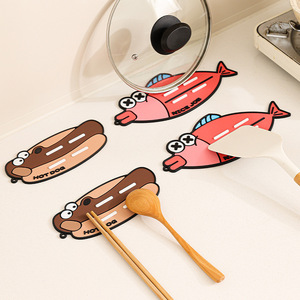 ที่รองฝาหม้อซิลิโคนรูปปลา กันลื่น ทนความร้อน ใช้ซ้ำได้ ล้างทำความสะอาดได้ สำหรับวางบนเคาน์เตอร์ครัว - Product Image 5