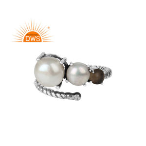 Bague artisanale en argent sterling au design unique, avec perle blanche et quartz fumé, bague oxydée, bijoux en gros - Product Image 1
