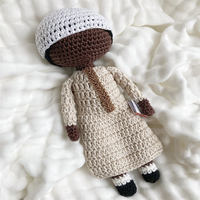 Poupée musulmane au crochet personnalisée, jouet islamique amigurumi fait main, OEM ODM, faible MOQ, cadeau culturel personnalisé, poupée au crochet