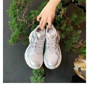 Baskets en maille argentée à semelle épaisse, chaussures de sport décontractées en cuir véritable pour femme, rehaussant la taille - Product Image 1