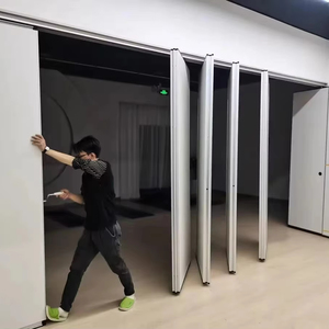 Les cloisons pliantes insonorisées et les murs coulissants peuvent être utilisés pour les portes mobiles dans les bureaux afin <span class=keywords><strong>de</strong></span> séparer les pièces - Product Image 1